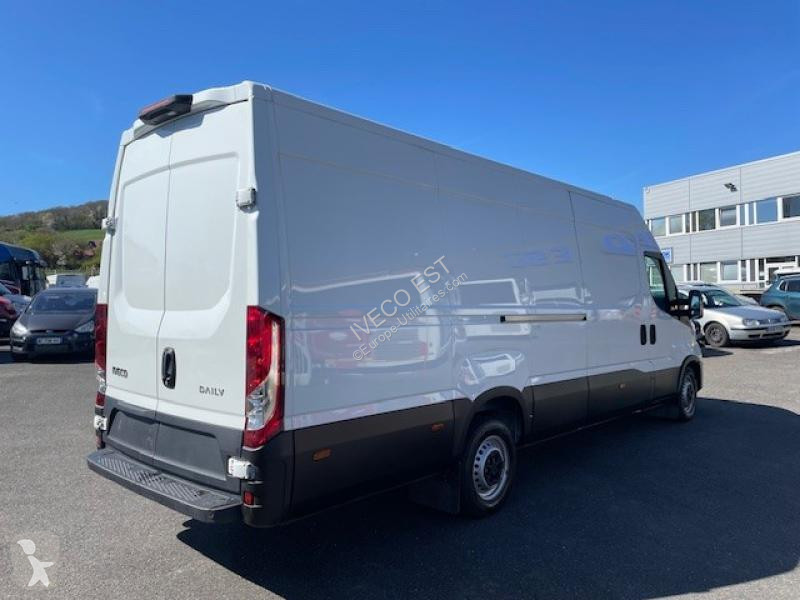 Véhicule utilitaire Iveco 35S Fg 35S18 V16m3 -...