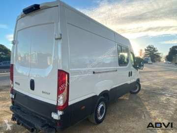 Fourgon utilitaire Iveco