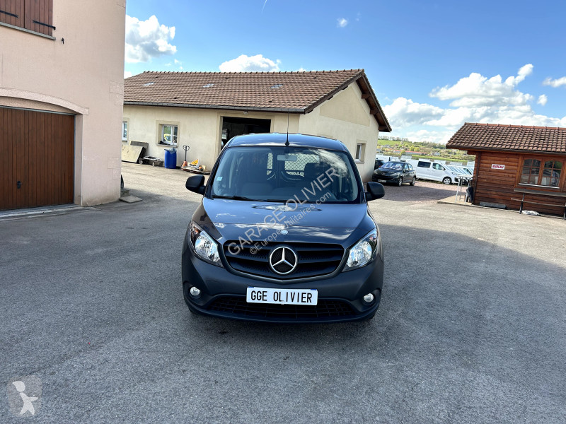 Véhicule utilitaire Mercedes Compact 109 1.5...