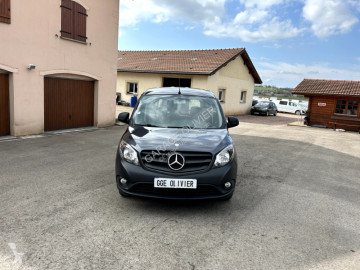 Furgoneta Mercedes