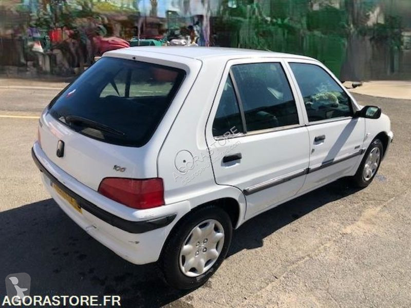 Véhicule utilitaire Peugeot 106