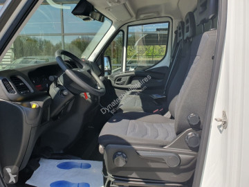 Utilitaire caisse grand volume Iveco