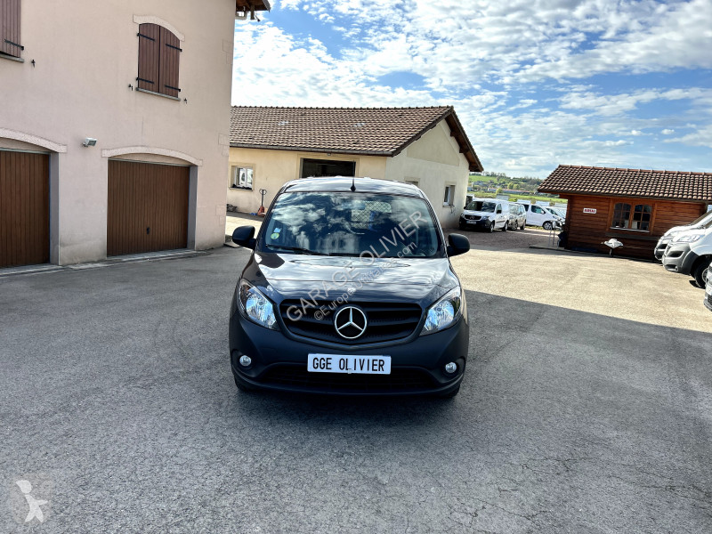 Véhicule utilitaire Mercedes Compact 109 1.5...