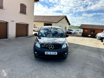 Furgoneta Mercedes