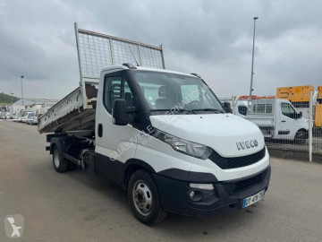 Utilitaire benne standard Iveco