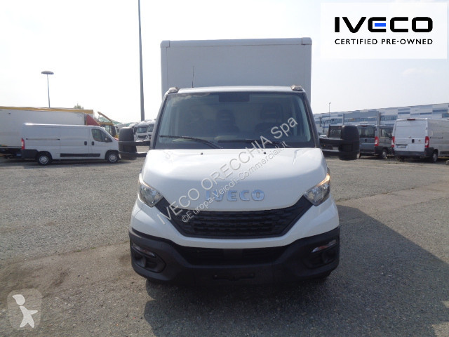 Véhicule utilitaire Iveco Daily 35S16