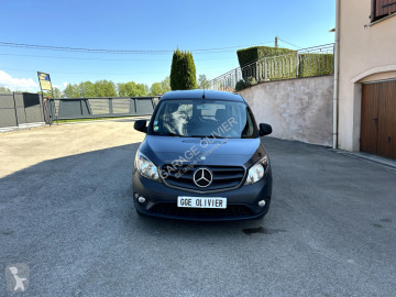 Furgoneta Mercedes
