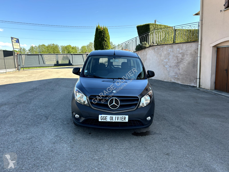 Véhicule utilitaire Mercedes Compact 109 1.5...