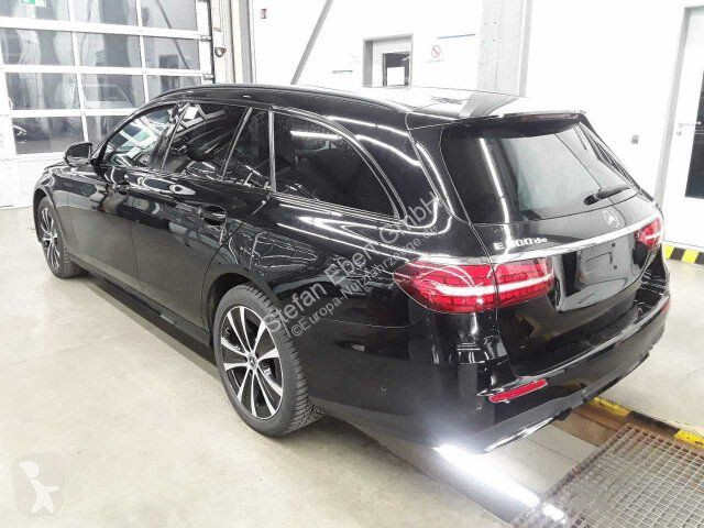 Véhicule utilitaire Mercedes E 300 T de 4M...