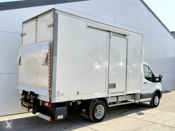 Fourgon utilitaire Ford