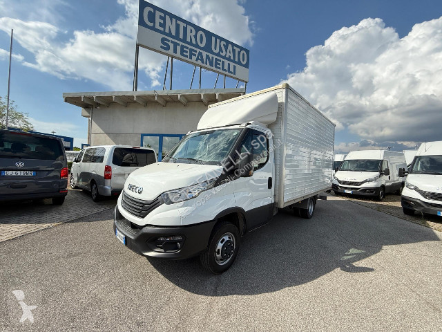 Furgoneta Iveco DAILY 35C14H BOX + SPONDA