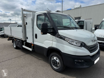 Con volquete Iveco