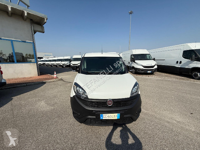 Véhicule utilitaire Fiat Doblo Cargo Maxi 1.6...