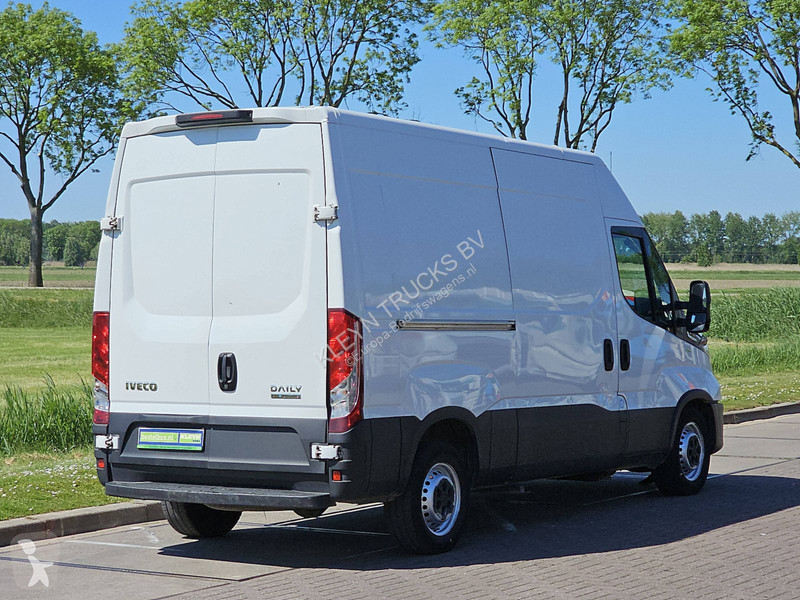 Veicolo commerciale Iveco 35S18 3.0Ltr 180Pk...