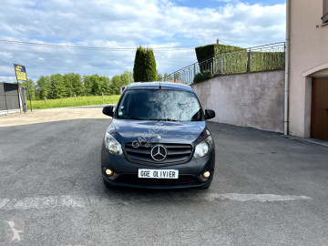Furgoneta Mercedes