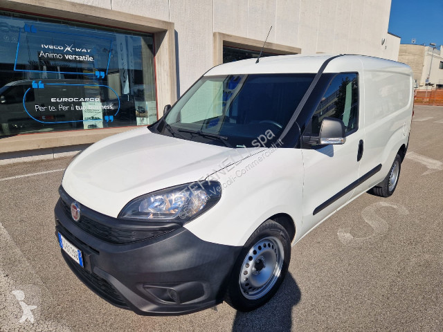 Véhicule utilitaire Fiat Doblo Cargo Maxi 1.6...