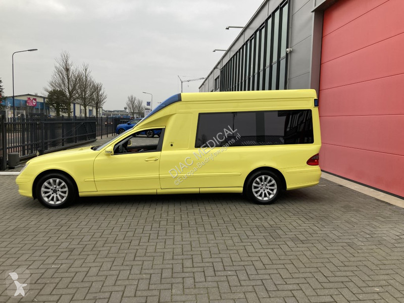 Véhicule utilitaire Mercedes L2H2 Ambulance Cdi