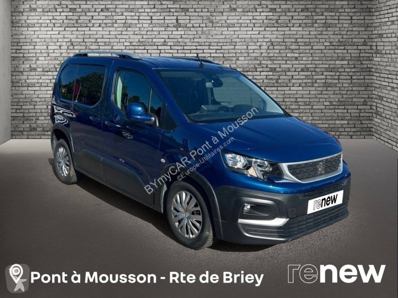Autoutilitară Peugeot Rifter Standard BlueHDi...