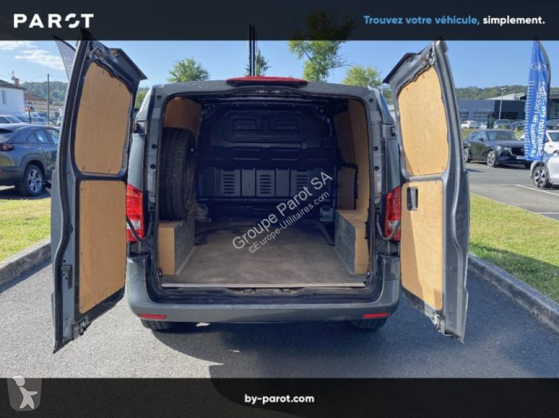 Véhicule utilitaire Mercedes 116 CDI Compact...
