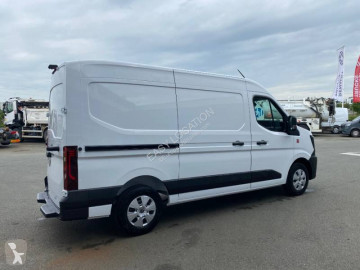 Fourgon moyen Renault neuf