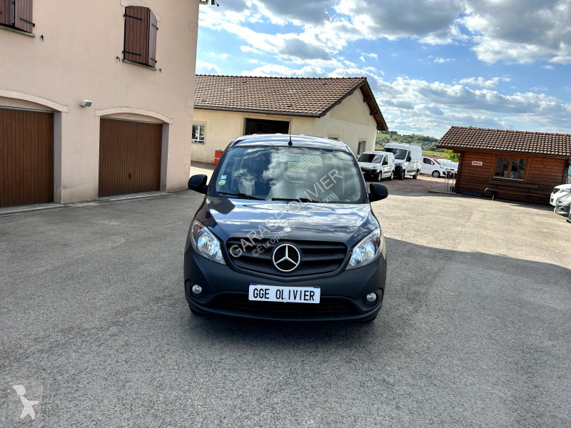 Véhicule utilitaire Mercedes Compact 109 1.5...