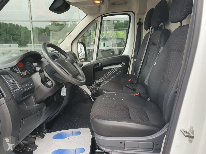 Autoutilitară Peugeot BOXER FG 333 L2H2 2.2...