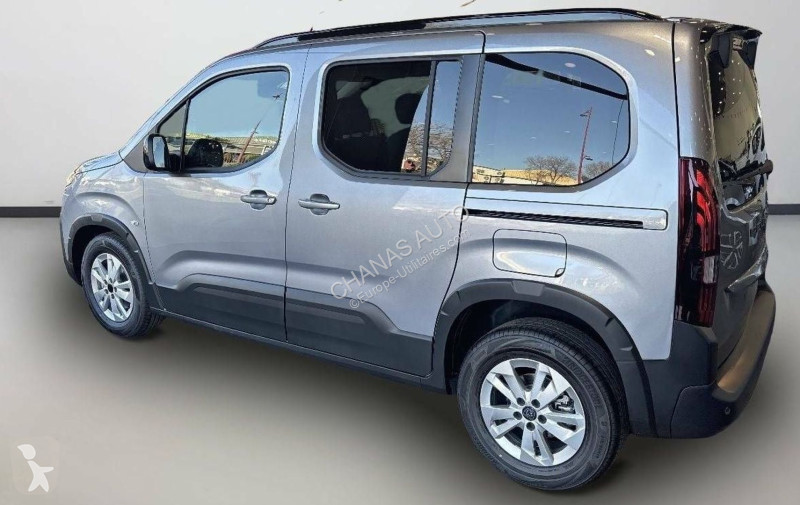 Autoutilitară Peugeot N1 1.5 BlueHDi 130 Allure...
