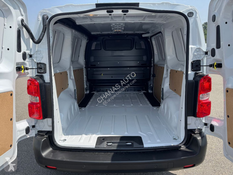 Véhicule utilitaire Peugeot M 2.0 BLUEHDI 145...