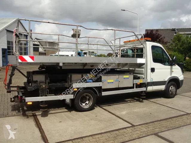 Véhicule utilitaire Iveco 40C15 SKY WORKER...