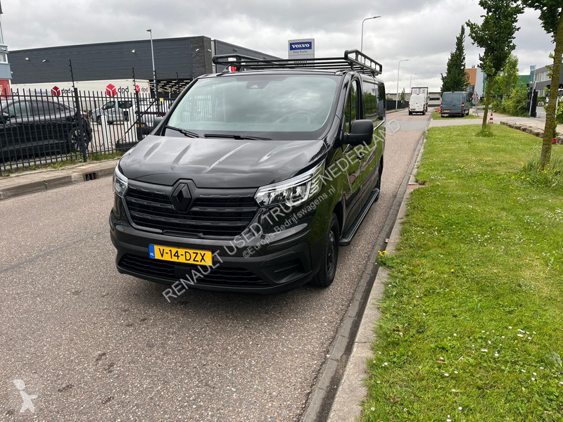 Autoutilitară Renault Black Edition 2.0dci L2...
