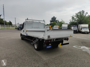Utilitaire benne Iveco