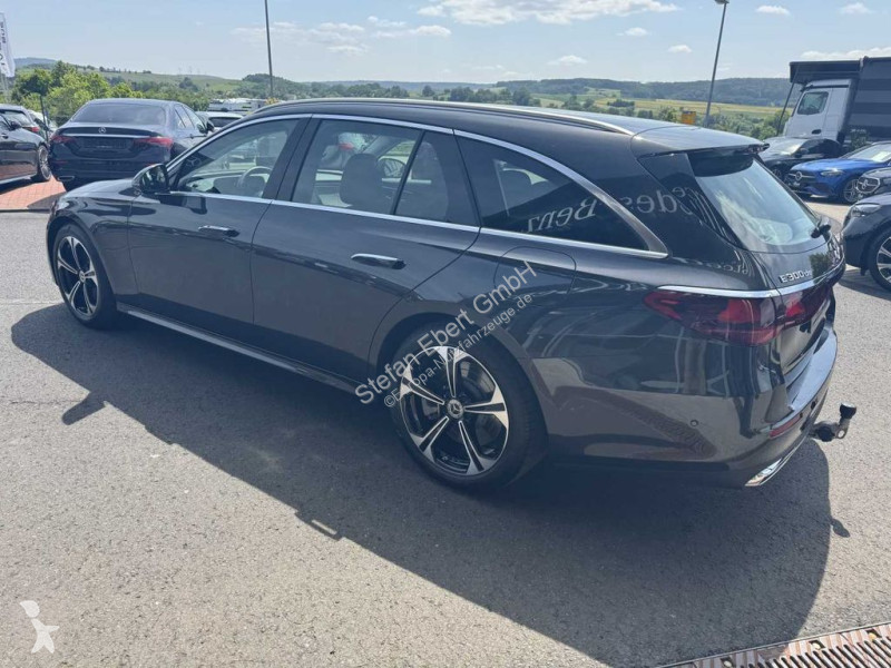 Véhicule utilitaire Mercedes E 300de T...