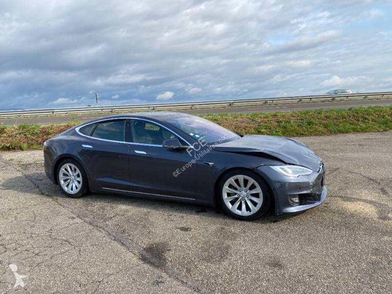 Véhicule utilitaire Tesla