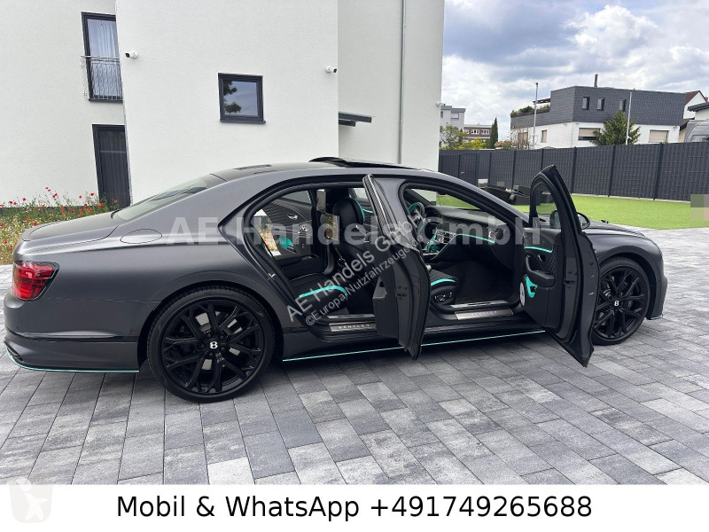 Samochód dostawczy Bentley Flying Spur Speed...