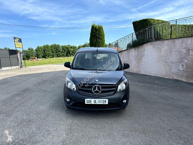 Véhicule utilitaire Mercedes Compact 109 1.5...