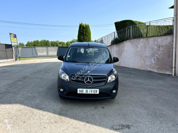 Furgoneta Mercedes