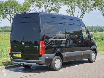 Fourgon utilitaire Mercedes
