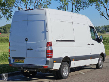 Fourgon utilitaire Mercedes