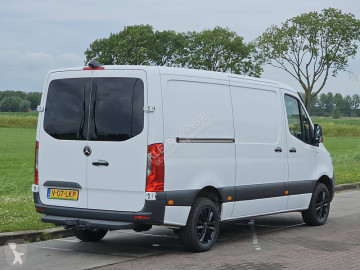Fourgon utilitaire Mercedes