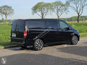 Fourgon utilitaire Mercedes