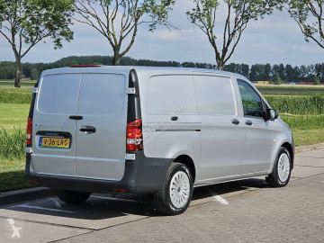 Fourgon utilitaire Mercedes