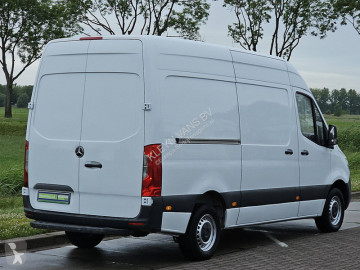 Fourgon utilitaire Mercedes