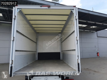 Fourgon utilitaire Mercedes