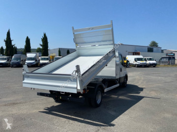 Con volquete Iveco