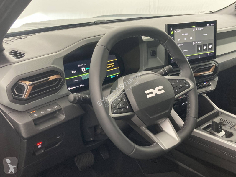 Furgoneta Dacia Bigster Hybrid 155