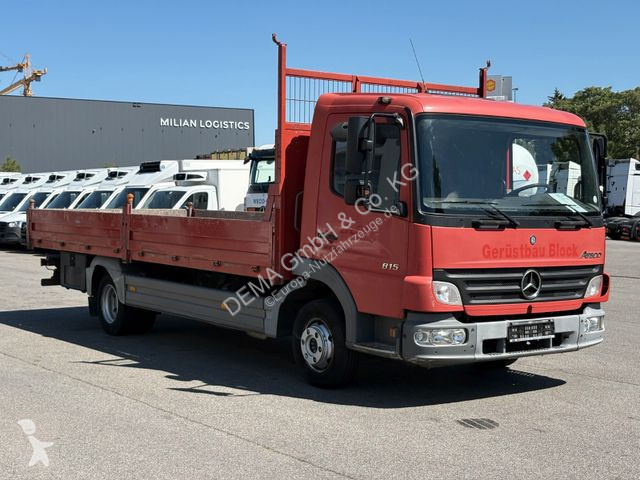 Véhicule utilitaire Mercedes...
