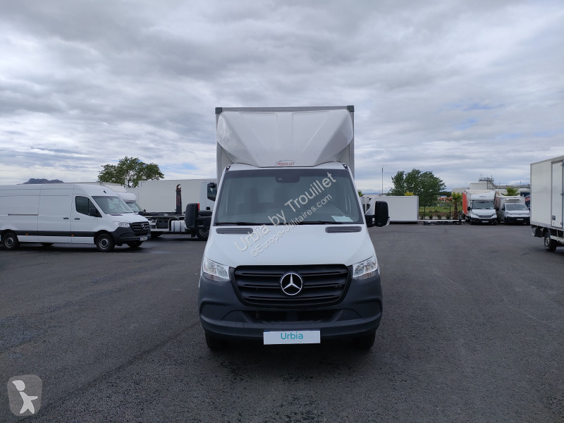 Véhicule utilitaire Mercedes 20M3 HAYON RJ