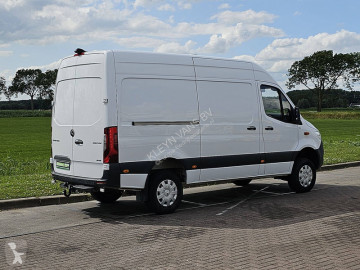 Fourgon utilitaire Mercedes