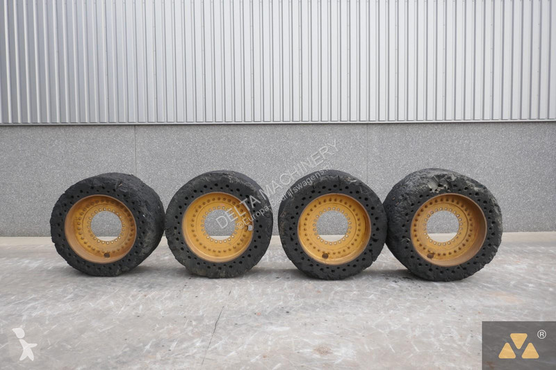 Autoutilitară Volvo L180 Cushion wheels