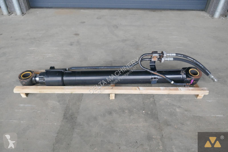 Véhicule utilitaire Caterpillar 225-4523